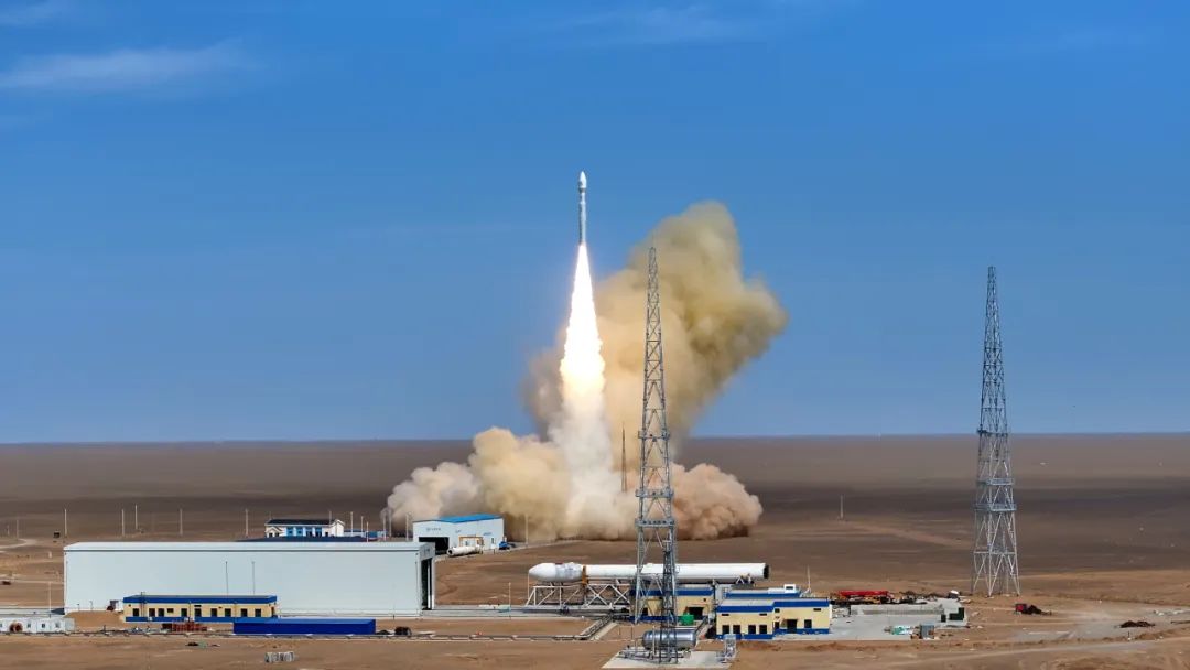 历史性时刻!诺维星座首星“诺维一号”发射成功!(图3) 历史性时刻!诺维星座首星“诺维一号”发射成功!(图3)